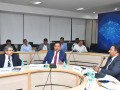leadership-roundTable-interaction-photograph-60